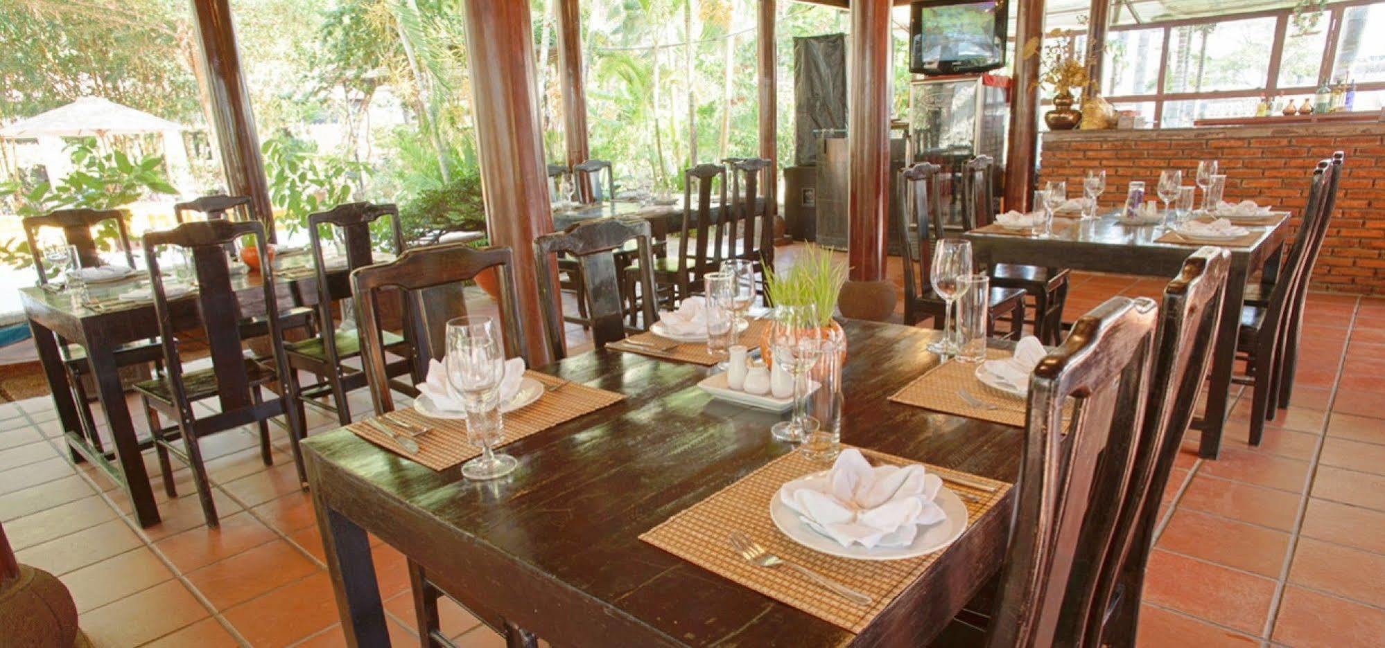Fishing Village Hotel Mũi Né Buitenkant foto